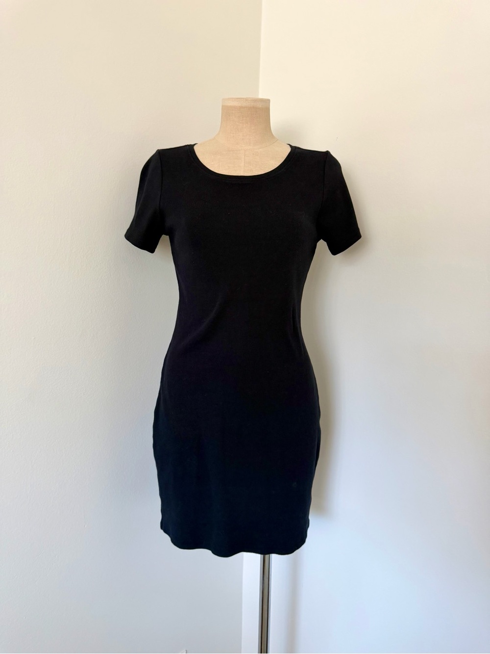 Classic Black Short Sleeve Sheath Dress